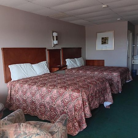 Oyo Sheldon'S Motel And Restaurant Keysville Exterior photo