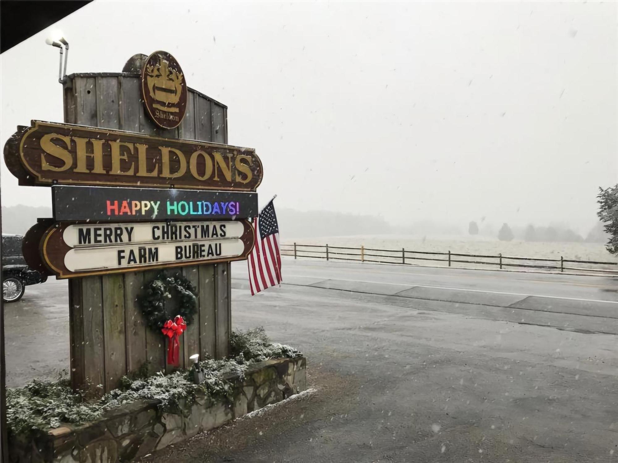 Oyo Sheldon'S Motel And Restaurant Keysville Exterior photo