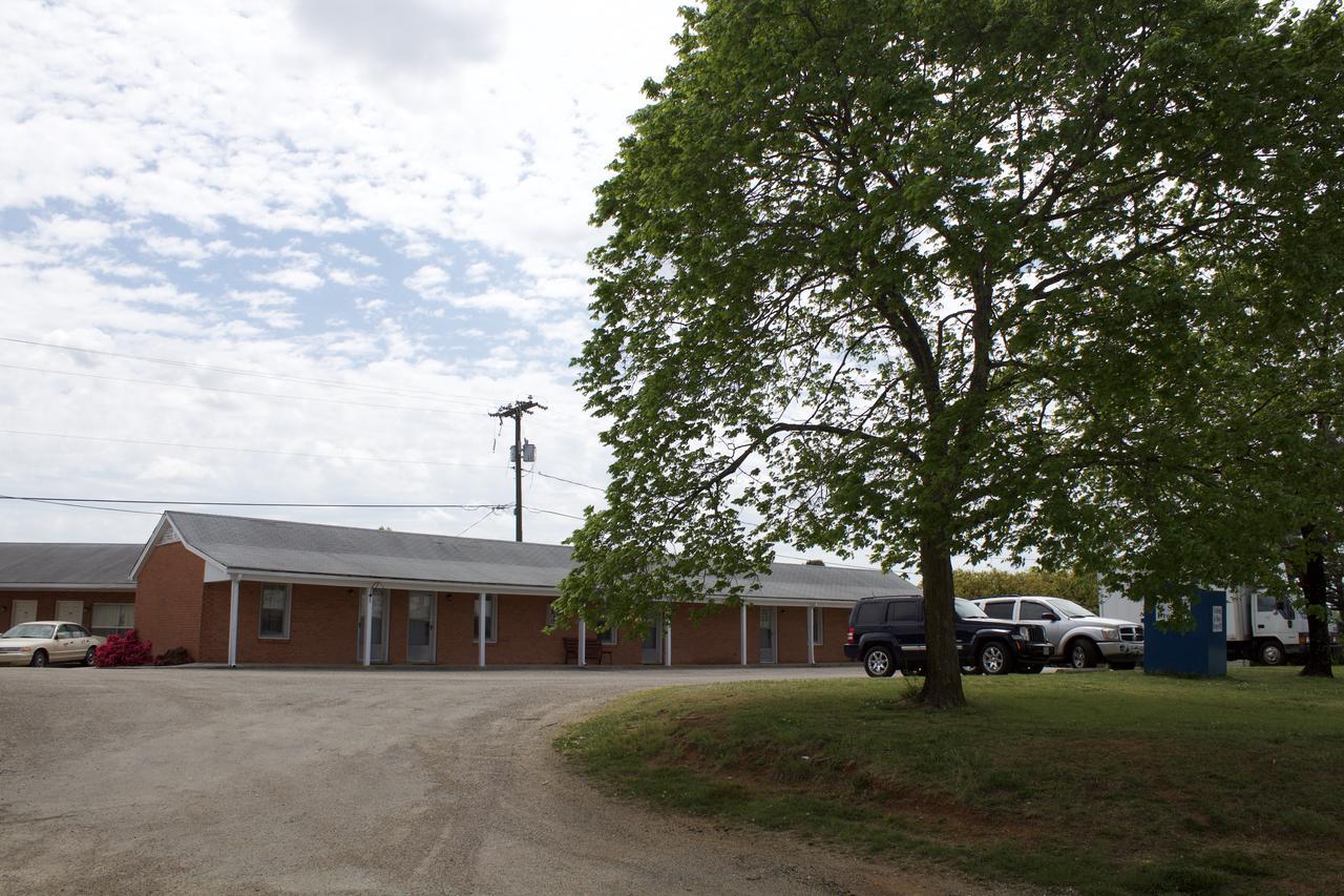 Sheldon'S Motel And Restaurant Keysville Exterior photo